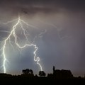 Hiljade Australijanaca u Tasmaniji bez struje zbog nevremena