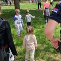Policajci i mališani zajedno u igri: „Sportski dan bloka“ sa detelinarcima