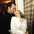 Bočicu njegove krvi nosila oko vrata, pa ga varala sa ženom: Nevinost izgubila sa 14 godina i propagirala incest