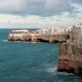 Panika na plaži u Italiji Talasi ih izbacuju na obalu