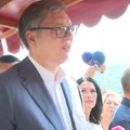 Uživo Predsednik Vučić obilazi porodice i područja oštećena požarom