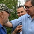 Predsednik Vučić obišao porodice i područja oštećena požarom