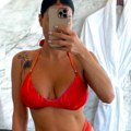 Stavila silikone u grudi pre 20 godina i ne želi da ih izvadi Mia Borisavljević (41) o estetskim korekcijama i koleginicama…