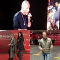 Познати уживали на концерту: Марија Килибарда, Маја Манџука и Инспектор Блажа дошли да гледају и слушају Ероса Рамаззоттија…