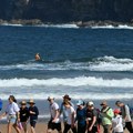Horor na popularnoj plaži! Napadnuta u moru punom kupača na 30 metara od obale: "Odjeknuo je vrisak, a onda sam videla ženu u…
