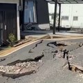 (Video) Prvi snimci zemljotresa u Japanu Trese se tlo, ljuljaju se zgrade, ljudi paniče: Objavljene prve procene o broju…