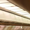 Avio-kompanija će naplaćivati korišćenje prostora za ručni prtljag iznad sedišta