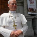 Uklonjen mu je donji režanj desnog plućnog krila! Papa Lav ima rak Stigla potvrda iz Vatikana! Evo da li će biti potrebno…