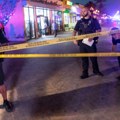 Pucnjava ispred tržnog centra u Ilinoisu – jedan mrtav, 20 povređenih