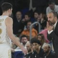 Nonšalantno - Asvel sledeo u Beograd u ranim popodnevnim satima