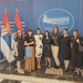 Dodeljene nagrade najboljim učesnicima u projektu „Za čistije i zelenije škole u Vojvodini“ Novi Sad - Za čistije i…