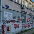 FOTO: Navijački grafiti prekrili Dom zdravlja u Rumenačkoj