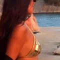 Bez silikona i plastike: Grabovićeva fanovima pokazala "prirodne atribute" (video)