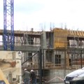 Pao radnik sa skele na gradilištu na Voždovcu, prevezen u Urgentni