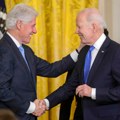 Bivši predsednik Amerike uhvaćen na Jadranu: Gosti kafića na šetalištu u čudu gledali poznatog političara (Foto)