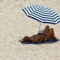 Srpkinja slikala plažu u Makarskoj u 7 ujutru pa prizorom izazvala haos na mrežama: "Užas, ovo samo mi Balkanci radimo"