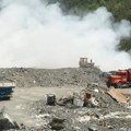 (Foto, video) strašno! Sa deponije, požar se proširio na šumu! Gori 4 hektara, dim prekrio grad, vatra guta sve pred sobom