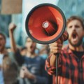 Stanje u zrenjaninskim školama: Direktorke smenjene mejlom, 100 nastavnika bez posla – protest sindikata!? Stanje u…