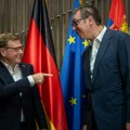 Vučić traži šupljine u nemačkoj politici
