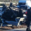 Dve osobe povređene, hitno prevezeni u bolnicu! Detalji stravične nesreće kod Aleksinca: "Reno" beogradskih tablica sleteo sa…