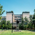(VIDEO) Vandalizovan Hemijski fakultet: Zgrada išarana parolama protiv studenata i rektora