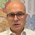 (Video) Blokaderski banditi, kukavice, bitange, nasilnici! Vučević oštro reagovao na sramni napad na aktiviste SNS u Novom…