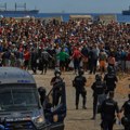 Španska policija pokrenula operaciju uklanjanja migranata sa plaža u Seuti