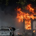 (Video) Luj Viton je pao! Demonstranti pljačkaju radnje luksuznih brendova u Francuskoj: Prodavnice porazbijane, kradu se…