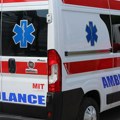 Trogodišnjak u Nišu podleteo pod automobil u pokretu, zadobio prelom potkolenice