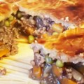 Pita od mesa i povrća! Sočni obrok za celu porodicu! (RECEPT)