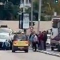 Ljudi u panici, ulice blokirane Užasni snimci nakon krvavog pira kod Tel Aviva: Sve vrvi od policije (video)