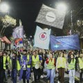 Studenti iz cele Srbije stigli u Beograd, građani ih dočekali uz ovacije, suze i vatromet (VIDEO)