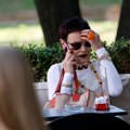 "Mogao si da oženiš neku poštenu devojku, a ne k***u" Voditeljka se udala za glumca, a njegova porodica je nije prihvatila…