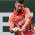 Novak Đoković pobedio Martona Fučoviča i plasirao se u četvrtfinale turnira u Ženevi