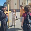 FOTO, VIDEO: Zrenjaninci jutros krenuli pešice na protest u Novom Bečeju
