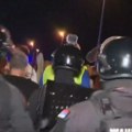 VIDEO: Tokom blokade auto-puta "Miloš Veliki" privedeno 15 osoba