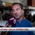 Advokat: Pripravnici Policijske uprave Kraljevo izgledaju preplašeno, unutar sedišta SNS-a ljudi sa kapuljačama i crnim maskama…