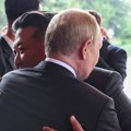 Kim Džong Un sprema veličanstvenu vojnu paradu, jedno brine svet: Putin šalje svog čoveka od poverenja?