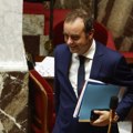 Francuska vlada preživela dva glasanja o nepoverenju