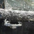 Zaleđena brava i vrata automobila: Kako da ih otvorite bez oštećenja?