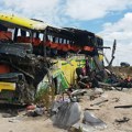 Na vreme sprečena tragedija: Autobus sa skoro 50 ljudi se zapalio na autoputu u Rumuniji, svi evakuisani i bezbedni