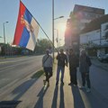 Besana noć kod „Avale“: Aktivisti Zborova građana i pristalice SNS-a ostali na kružnom toku do jutra! Besana noć kod „Avale“…