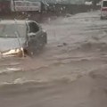 Celo Skoplje pod vodom, poplavljene ulice, saobraćaj u kolapsu: Krizni štab održao sastanak