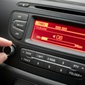Ako utišavate radio dok parkirate, postoji veoma dobar razlog za to