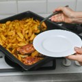 Piletina i krompir zapečeni u rerni: Hrskavo spolja, sočno iznutra