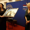 Mirjani Karanović grad Niš poklonio njen portret