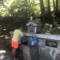 Ruski emigrant napravio česmu čiju vodu koristi ceo jug Srbije! Ponekad se u redu čeka satima, a evo zašto je tako dobra…
