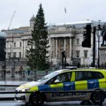 Kamion udario grupu ljudi u Britaniji: Poginuo muškarac, povređene još dve osobe