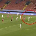 Au, pa šta uradi čoveče?! Fudbaler Borca postigao spektakularan gol sa pola terena!