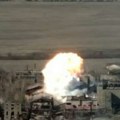 Ruski vazdušni udar na utvrđenje u Krasnogovorki (video)